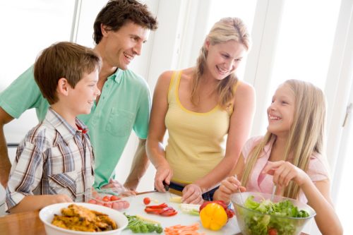 Family Eating Healthy e16019375657661